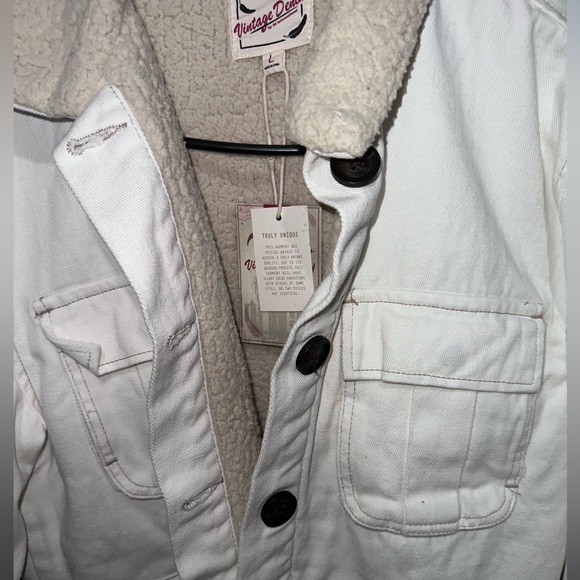 White denim jacket with Sherpa lining size Large - Picture 4 of 4